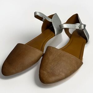 Lucky Brand Leather Abbee Sandal Shoe Almond Toe 8.5 Ankle Strap Flats Silver